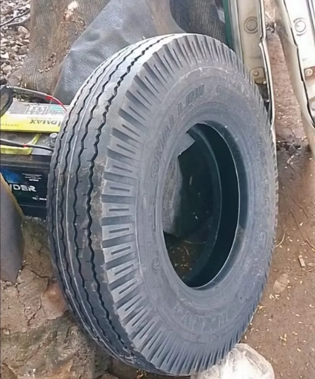 Ban Truck Swallow 750 R16