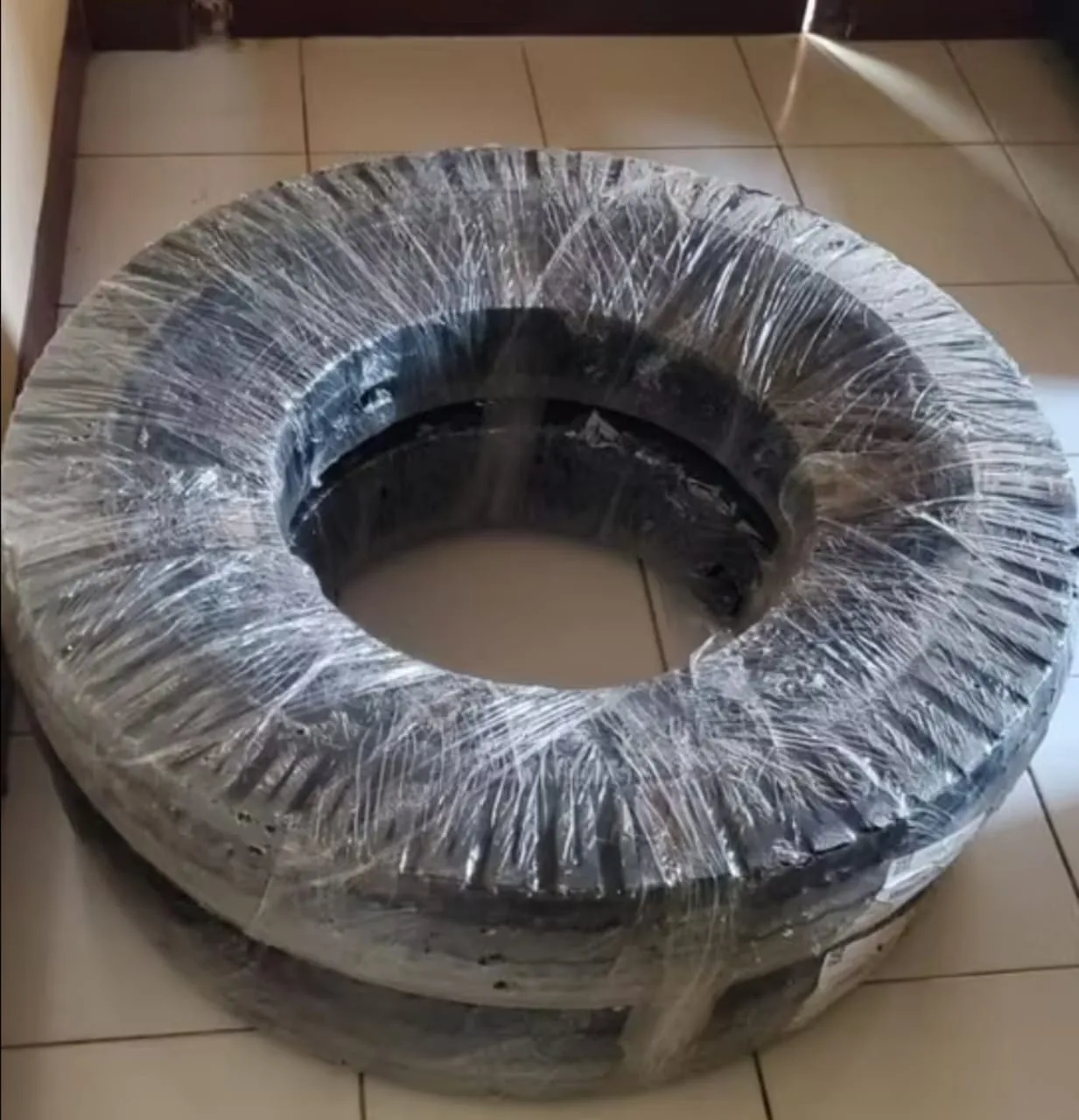 Ban Truck Swallow 750 R16