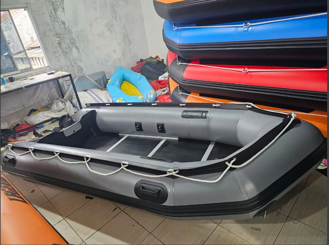 PERAHU KARET