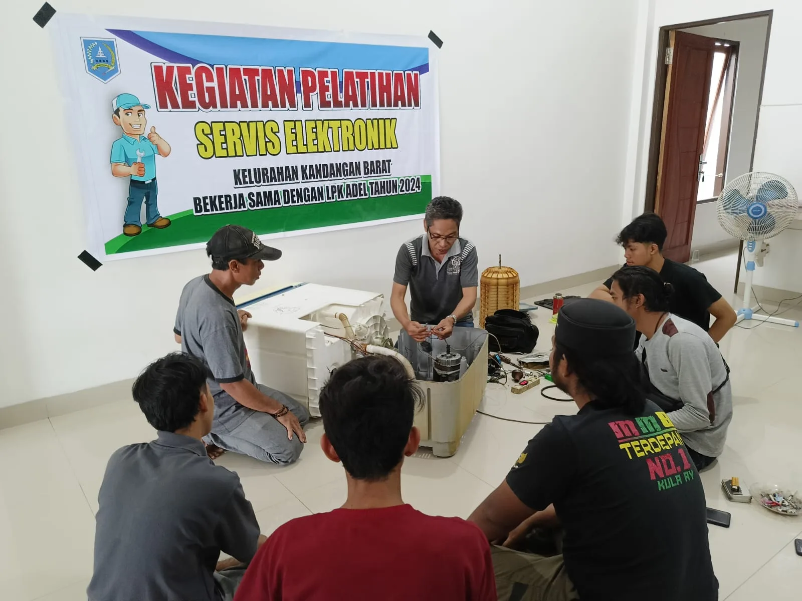KURSUS SERVIS ELEKTRONIK (Kulkas dan Mesin Cuci)