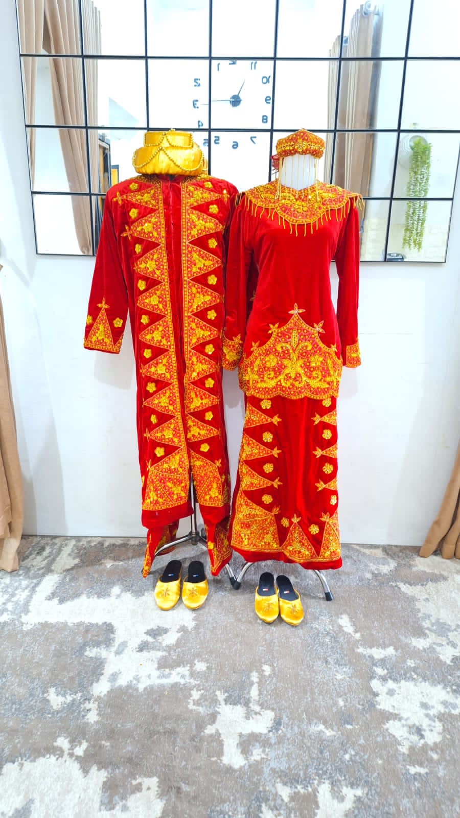KOSTUM ADAT NUSANTARA
