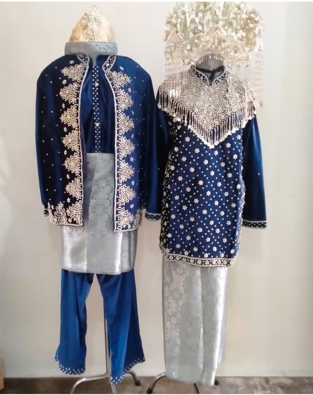 KOSTUM ADAT NUSANTARA