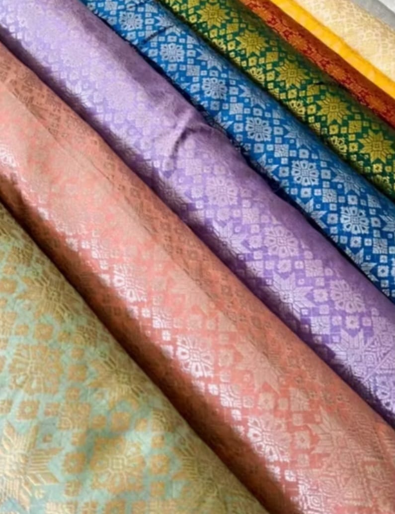 Bahan Busana Adat Nusantara