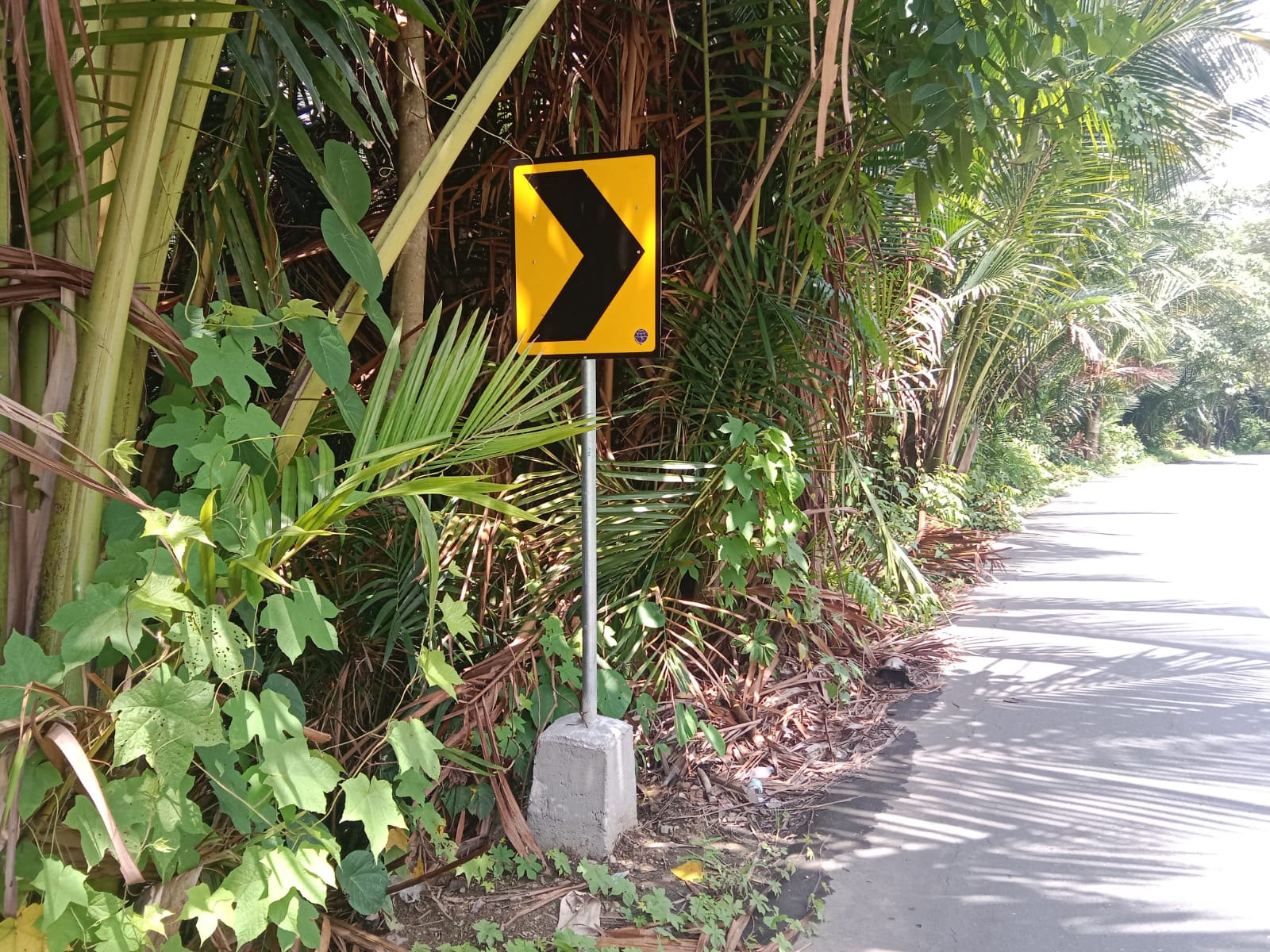 pemeliharaan rambu lalu lintas jalan rusak ringan
