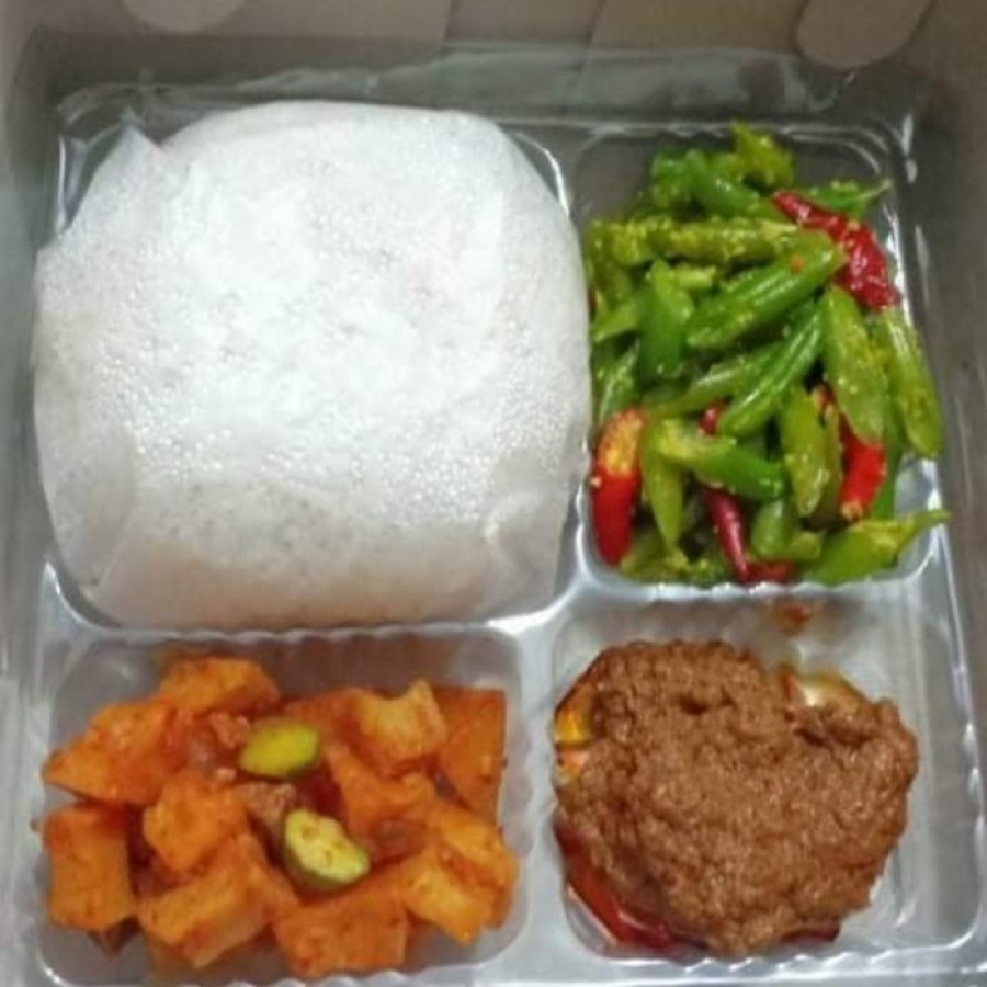 Nasi kotak daging rendang