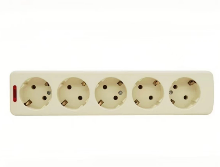 STEKER LISTRIK 5 LUBANG KUNINGAN