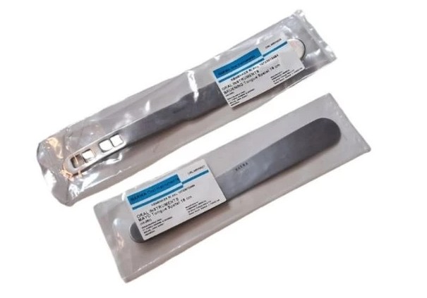 Tongue Spatel Lidah Lubang 19cm