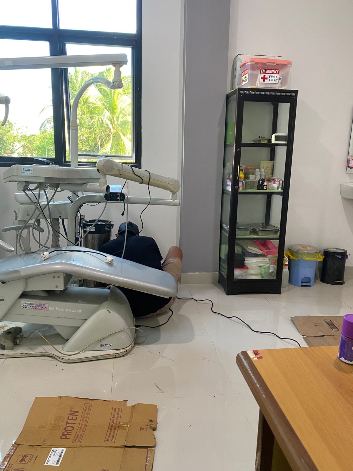 service dan pemeliharaan dental unit