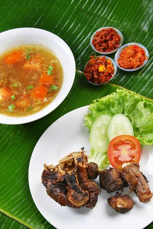 PAKET LAUK NASI KOTAK (AYAM PANGGANG & SOP)