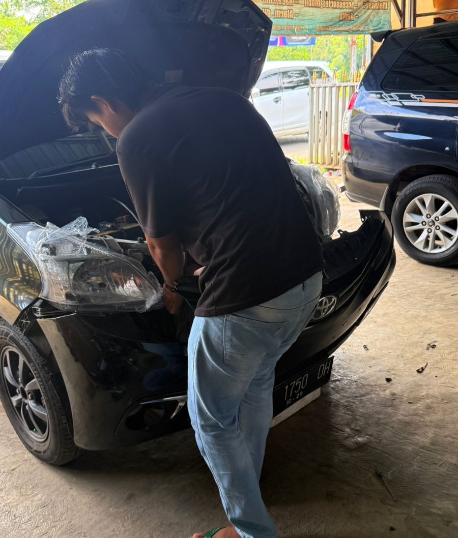 Jasa Pemasangan Mika Lampu Mobil