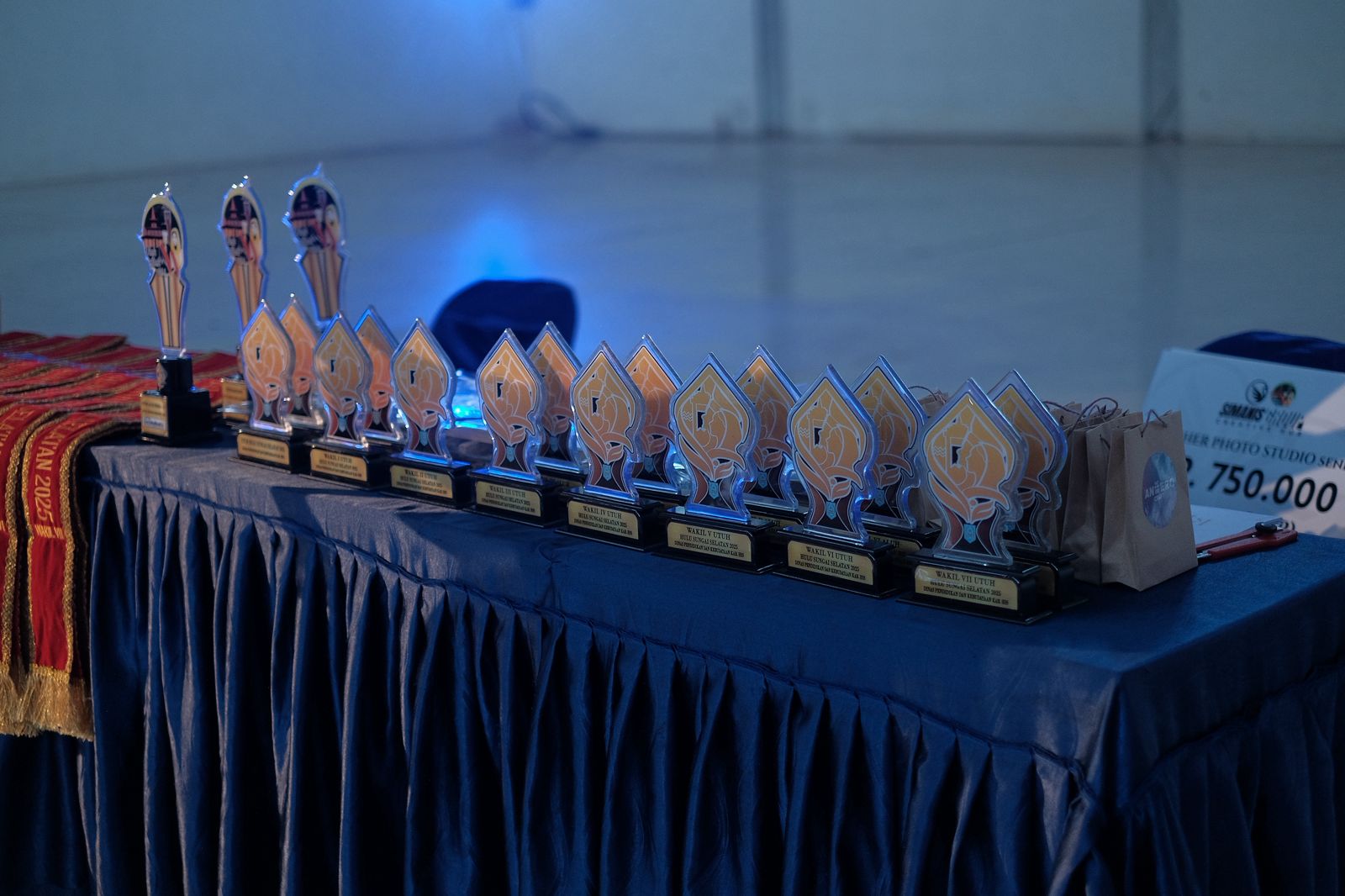 TROPHY