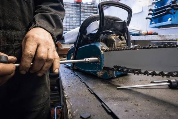 Jasa Pemeliharaan Chainsaw