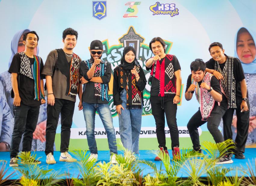 Hiburan band (Band)