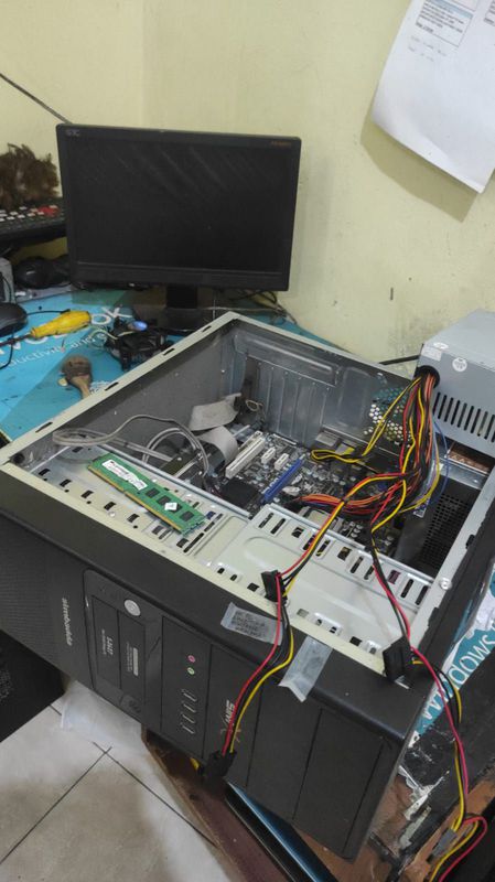 JASA SERVICE BERSIHKAN + GANTI PASTA CPU KOMPUTER