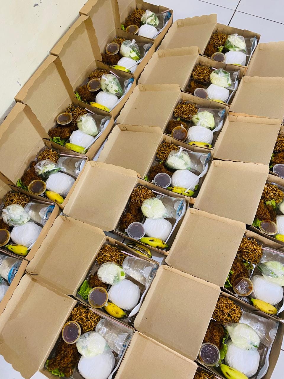 Nasi ayam serundeng